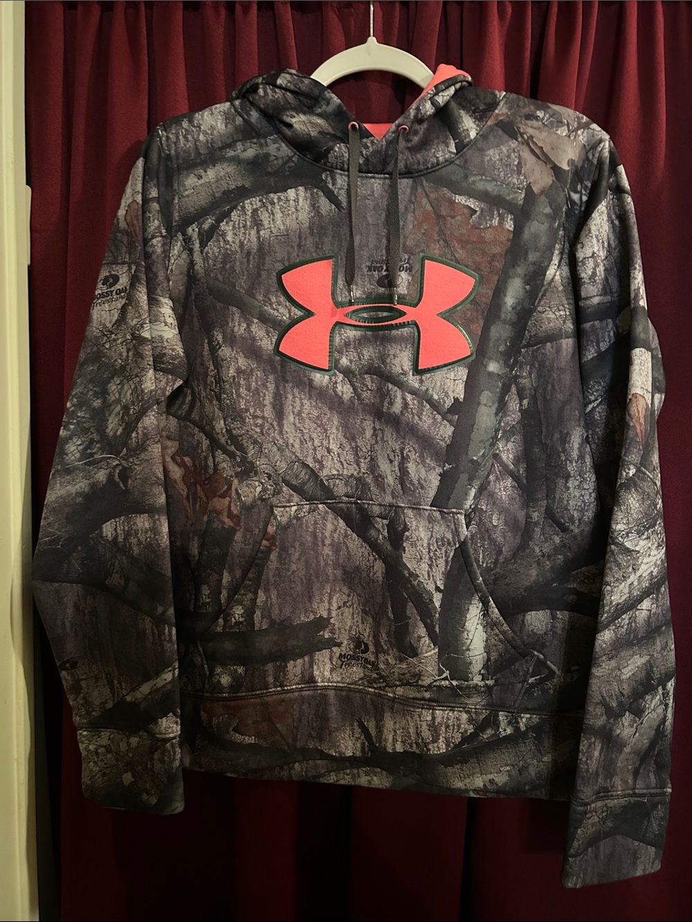Under Armour Realtree Camo Hoodie with Coral Logo M